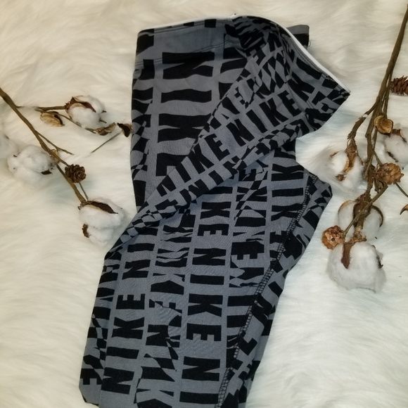 Nike Pants - Cute NIKE stretch pants with Logo all over